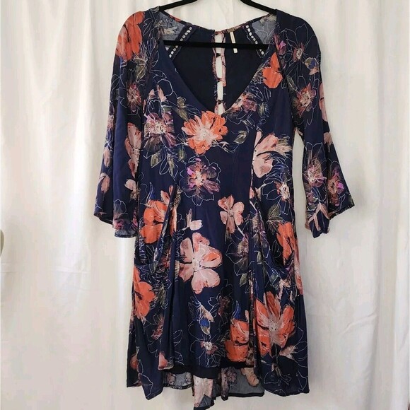FREE PEOPLE Eyes On You Mini Dress 0 Babydoll Floral Navy Blue Pockets Flowy EUC - Picture 12 of 12